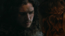 extant_GameOfThrones_3x04-KissedByFire_0797