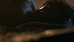 extant_GameOfThrones_3x04-KissedByFire_0852
