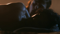 extant_GameOfThrones_3x04-KissedByFire_0860