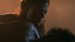 extant_GameOfThrones_3x04-KissedByFire_0874