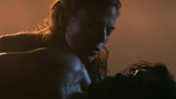 extant_GameOfThrones_3x04-KissedByFire_0875