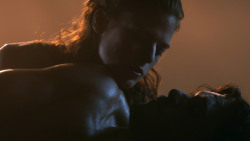 extant_GameOfThrones_3x04-KissedByFire_0876