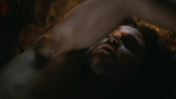 extant_GameOfThrones_3x04-KissedByFire_0880