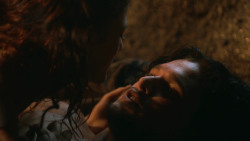 extant_GameOfThrones_3x04-KissedByFire_0884