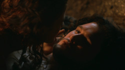 extant_GameOfThrones_3x04-KissedByFire_0886