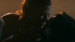 extant_GameOfThrones_3x04-KissedByFire_0888