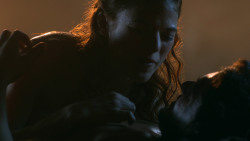 extant_GameOfThrones_3x04-KissedByFire_0896