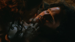 extant_GameOfThrones_3x04-KissedByFire_0900