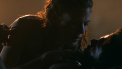 extant_GameOfThrones_3x04-KissedByFire_0904