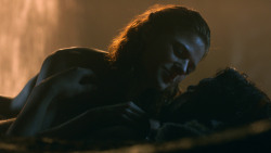 extant_GameOfThrones_3x04-KissedByFire_0933