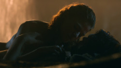 extant_GameOfThrones_3x04-KissedByFire_0936