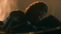 extant_GameOfThrones_3x04-KissedByFire_0938