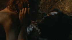 extant_GameOfThrones_3x04-KissedByFire_0943