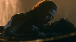 extant_GameOfThrones_3x04-KissedByFire_0949