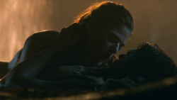 extant_GameOfThrones_3x04-KissedByFire_0953