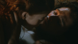 extant_GameOfThrones_3x04-KissedByFire_0957