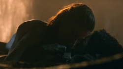 extant_GameOfThrones_3x04-KissedByFire_0961