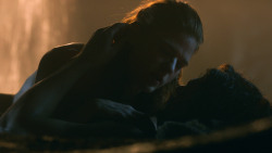 extant_GameOfThrones_3x04-KissedByFire_0965