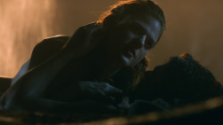extant_GameOfThrones_3x04-KissedByFire_0966