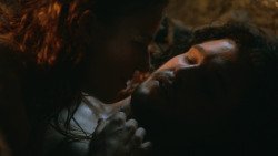 extant_GameOfThrones_3x04-KissedByFire_0969