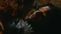 extant_GameOfThrones_3x04-KissedByFire_0971