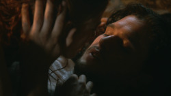 extant_GameOfThrones_3x04-KissedByFire_0980