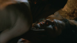 extant_GameOfThrones_3x04-KissedByFire_1006