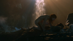 extant_GameOfThrones_3x04-KissedByFire_1013