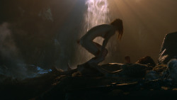 extant_GameOfThrones_3x04-KissedByFire_1014