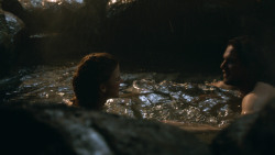 extant_GameOfThrones_3x04-KissedByFire_1024