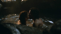 extant_GameOfThrones_3x04-KissedByFire_1030