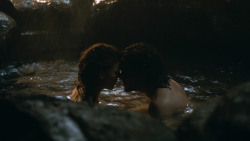 extant_GameOfThrones_3x04-KissedByFire_1039