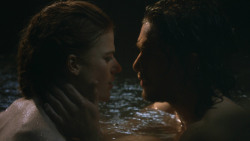 extant_GameOfThrones_3x04-KissedByFire_1067