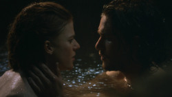 extant_GameOfThrones_3x04-KissedByFire_1071