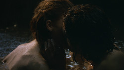 extant_GameOfThrones_3x04-KissedByFire_1081