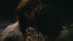extant_GameOfThrones_3x04-KissedByFire_1082