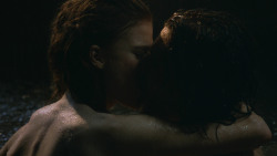 extant_GameOfThrones_3x04-KissedByFire_1087