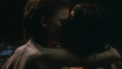 extant_GameOfThrones_3x04-KissedByFire_1089