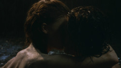 extant_GameOfThrones_3x04-KissedByFire_1090