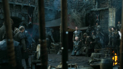 extant_GameOfThrones_3x04-KissedByFire_1183