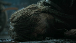 extant_GameOfThrones_3x04-KissedByFire_1202
