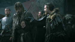 extant_GameOfThrones_3x04-KissedByFire_1215