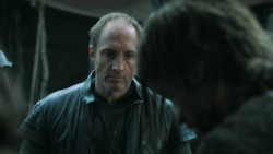 extant_GameOfThrones_3x04-KissedByFire_1222