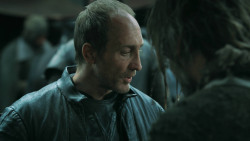 extant_GameOfThrones_3x04-KissedByFire_1236