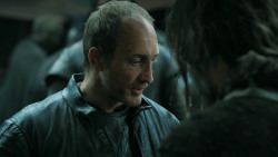 extant_GameOfThrones_3x04-KissedByFire_1240