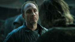extant_GameOfThrones_3x04-KissedByFire_1250