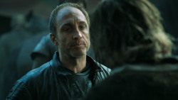 extant_GameOfThrones_3x04-KissedByFire_1254