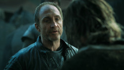 extant_GameOfThrones_3x04-KissedByFire_1255
