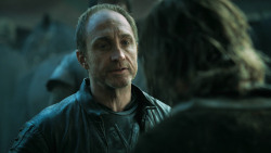 extant_GameOfThrones_3x04-KissedByFire_1256