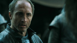 extant_GameOfThrones_3x04-KissedByFire_1304